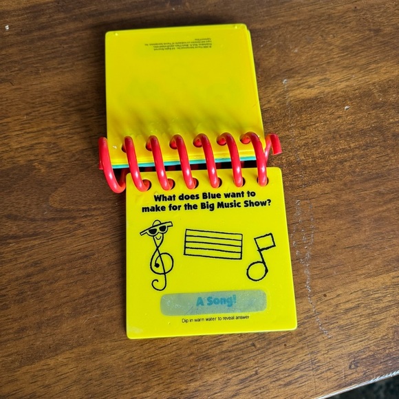 Blue’s Big Musical Handy Dandy NoteBook With Secret Revealable Clues 2000 - Picture 5 of 9